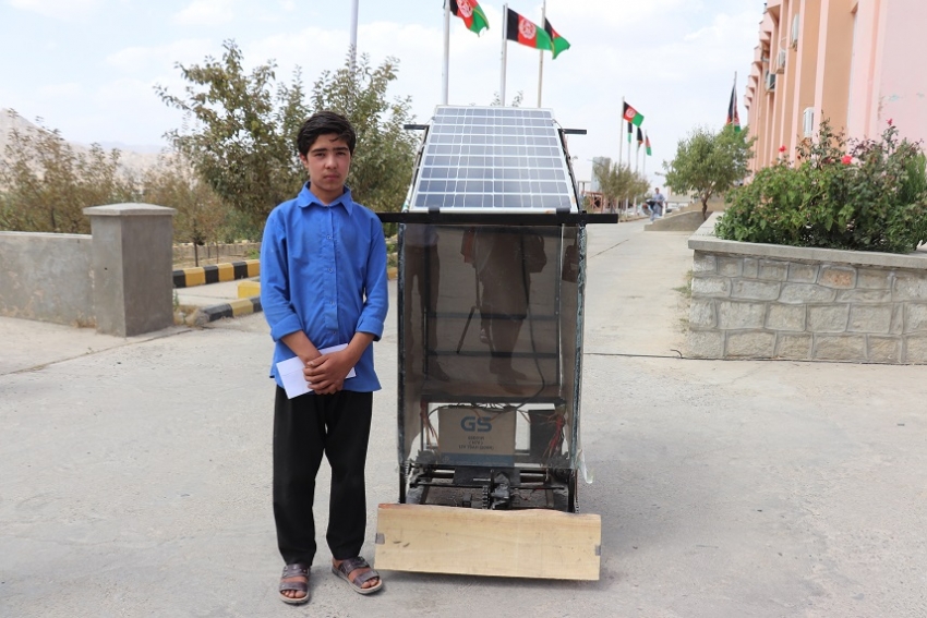 ساخت یک ماشین برف‎‎‎‎‎‎‎پاکی توسط یک نوجوان در مرکز دایکندی